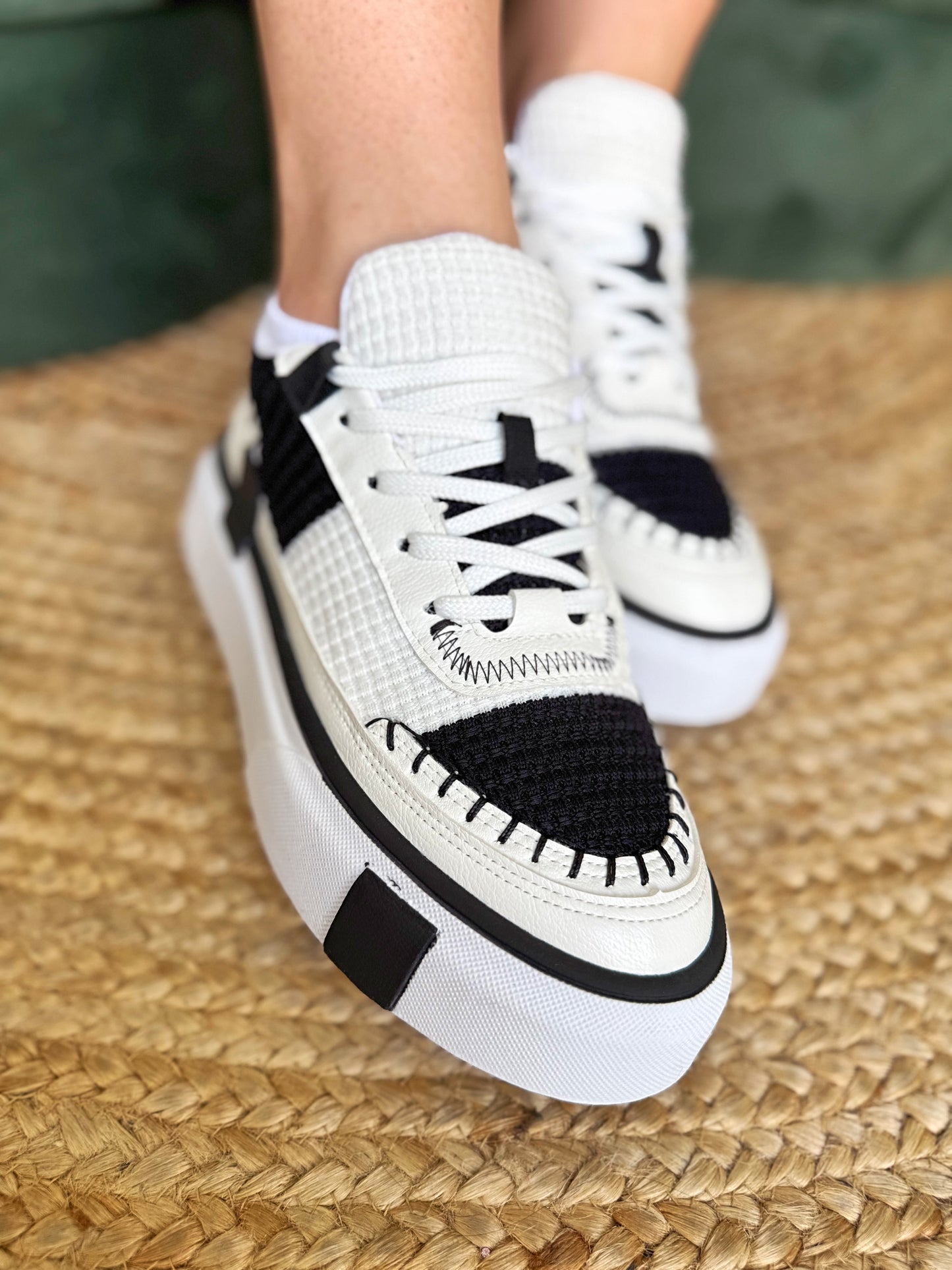 Tênis Lolita - Branco e Preto