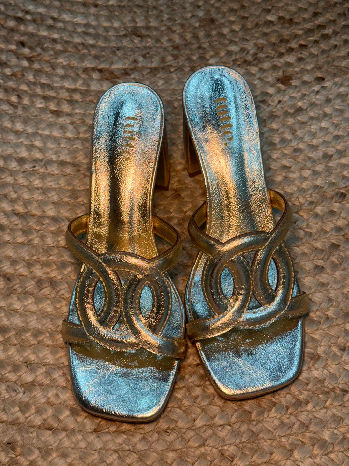 Mule Raíssa - Ouro Light