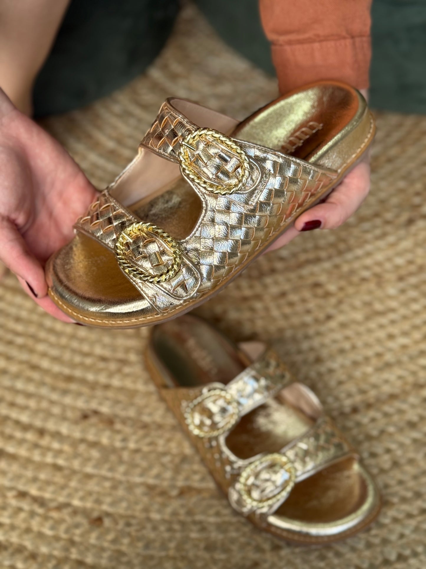 Papete Izzy - Ouro Light